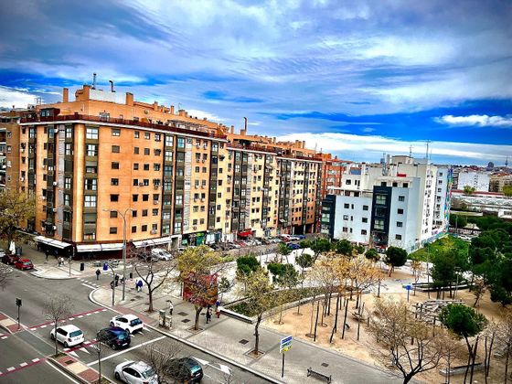 Foto 1 de Pis en venda a Moscardó de 4 habitacions amb terrassa i garatge