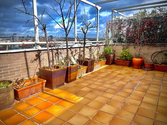 Foto 2 de Ático en venta en Almendrales de 4 habitaciones con terraza y piscina