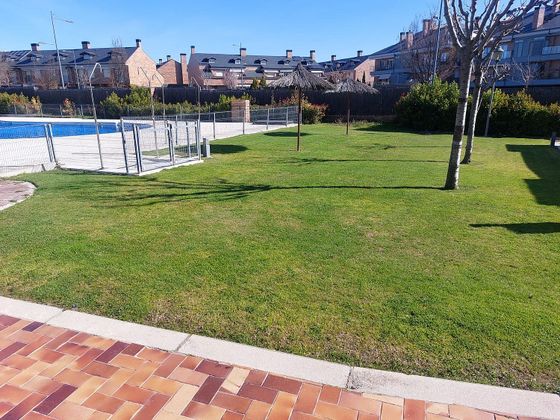 Foto 2 de Dúplex en venda a calle Miguel Ángel Cantero Oliva de 3 habitacions amb terrassa i piscina