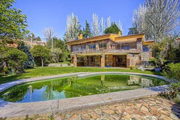 Foto 2 de Xalet en venda a Navacerrada de 5 habitacions amb terrassa i piscina