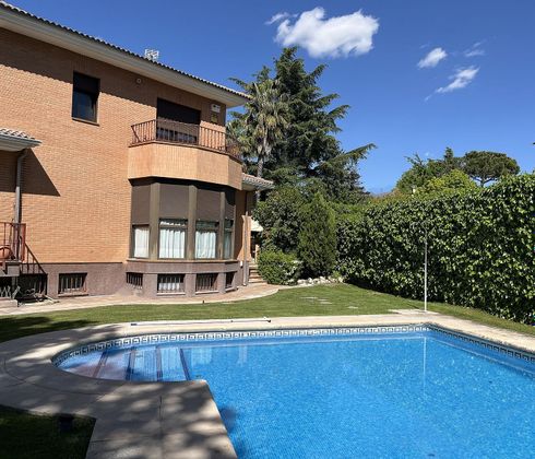 Foto 2 de Xalet en venda a El Castillo Campodón de 5 habitacions amb terrassa i piscina