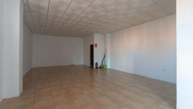 Foto 2 de Alquiler de local en calle Marbella de 146 m²