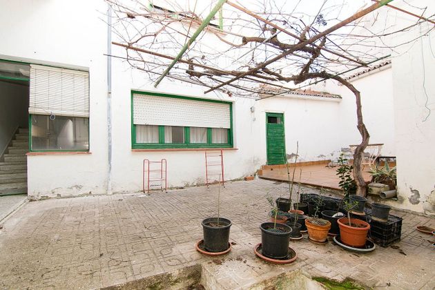 Foto 2 de Casa adossada en venda a Zona Casco Antiguo de 7 habitacions amb garatge i jardí