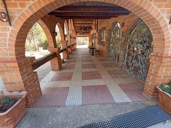 Foto 2 de Xalet en venda a Burgo de Osma-Ciudad de Osma de 9 habitacions amb piscina i garatge