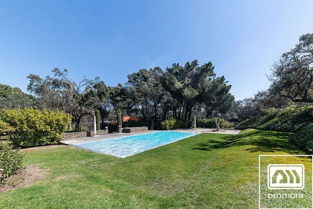 Foto 1 de Chalet en venta en Monteclaro de 7 habitaciones con terraza y piscina