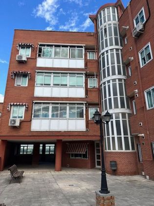 Foto 2 de Venta de piso en calle De Las Fraguas de 3 habitaciones con terraza y aire acondicionado