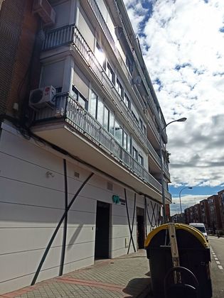 Foto 1 de Pis en venda a avenida De Nuestra Señora de Valvanera de 3 habitacions amb terrassa