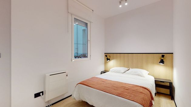 Foto 1 de Venta de piso en calle De Vallehermoso de 2 habitaciones con aire acondicionado y calefacción