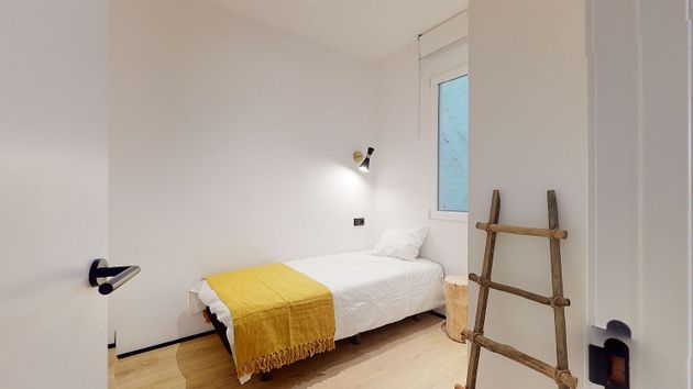 Foto 2 de Venta de piso en calle De Vallehermoso de 2 habitaciones con aire acondicionado y calefacción