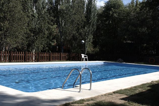Foto 1 de Pis en venda a El Soto de la Moraleja de 2 habitacions amb terrassa i piscina