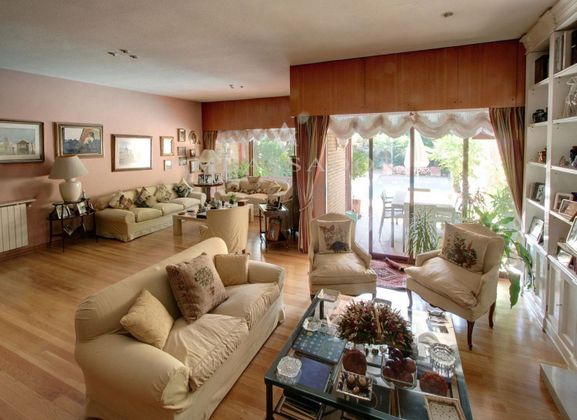 Foto 1 de Casa adosada en venta en Nueva España de 6 habitaciones con terraza y piscina