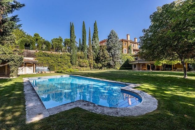 Foto 1 de Xalet en venda a Aravaca de 7 habitacions amb terrassa i piscina