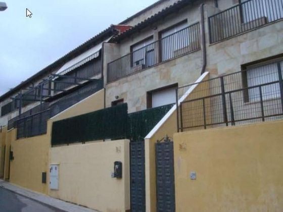 Foto 1 de Venta de casa en Belmonte de Tajo de 4 habitaciones con balcón