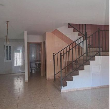 Foto 2 de Casa en venda a Belmonte de Tajo de 4 habitacions amb balcó