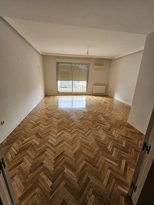 Foto 2 de Alquiler de piso en calle Principe de Vergara Madrid de 4 habitaciones con terraza y aire acondicionado