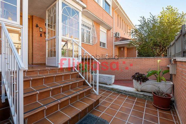 Foto 2 de Casa adosada en venta en Casco Urbano de 4 habitaciones con garaje y jardín