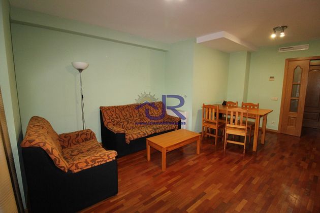 Foto 2 de Piso en venta en Casco Urbano de 2 habitaciones con terraza y piscina