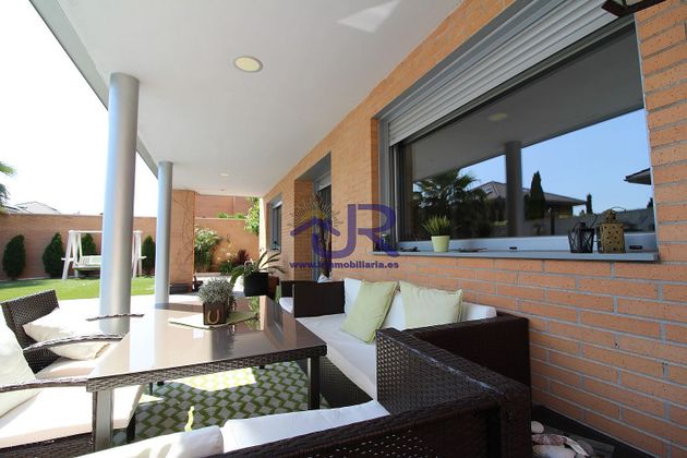 Foto 2 de Xalet en venda a Miramadrid de 4 habitacions amb terrassa i piscina