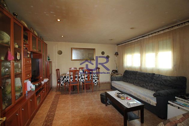 Foto 1 de Casa adossada en venda a Altos de Jarama de 5 habitacions amb garatge i jardí