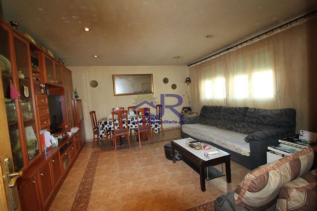 Foto 2 de Casa adossada en venda a Altos de Jarama de 5 habitacions amb garatge i jardí