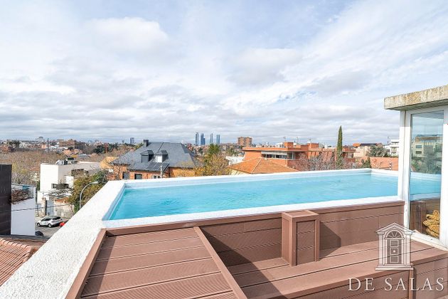 Foto 2 de Venta de chalet en Canillas de 6 habitaciones con terraza y piscina