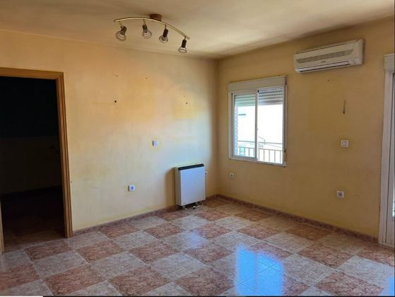 Foto 2 de Piso en venta en Campo Real de 3 habitaciones con terraza y ascensor