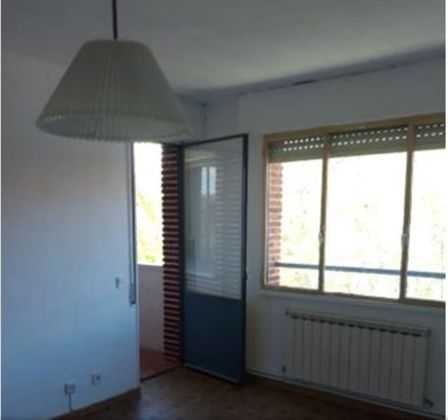 Foto 2 de Venta de piso en Entrevías de 4 habitaciones con terraza