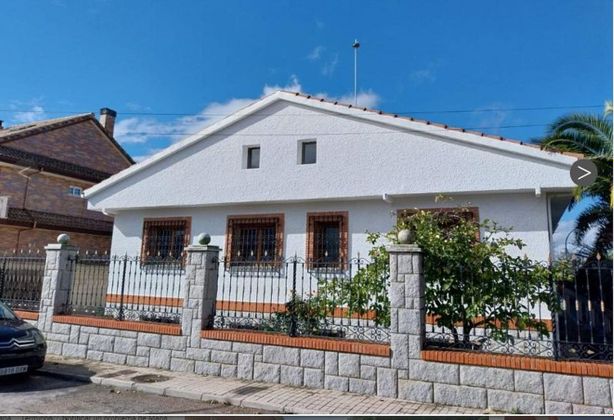 Foto 1 de Xalet en venda a Fuente el Saz de Jarama de 8 habitacions amb terrassa i garatge