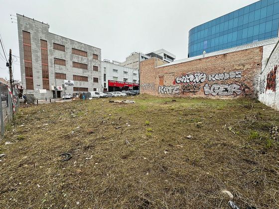 Foto 2 de Venta de terreno en calle De Miguel Yuste de 393 m²