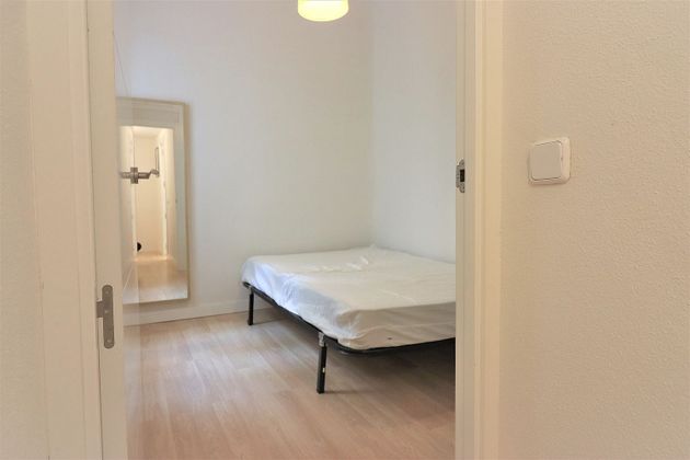 Foto 2 de Piso en venta en Universidad - Malasaña de 2 habitaciones con calefacción y ascensor