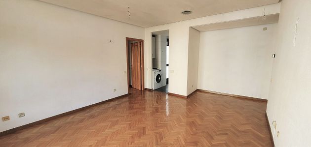 Foto 2 de Alquiler de piso en Embajadores - Lavapiés de 1 habitación con aire acondicionado y calefacción