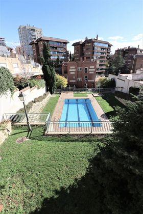 Foto 2 de Alquiler de piso en calle De Los Pirineos de 4 habitaciones con terraza y piscina