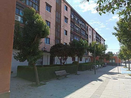Foto 1 de Venta de piso en calle Miguel Peña de 3 habitaciones con terraza y calefacción