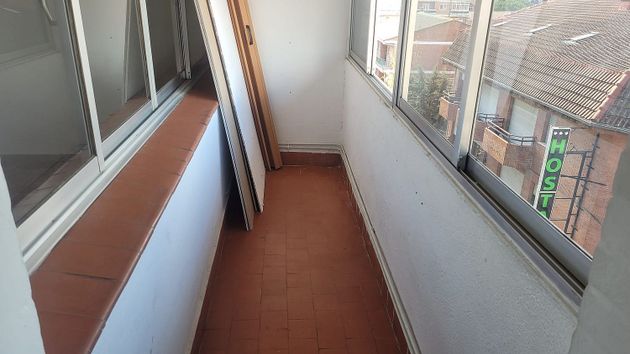 Foto 2 de Venta de piso en calle Santiago Apostol de 3 habitaciones con terraza y calefacción