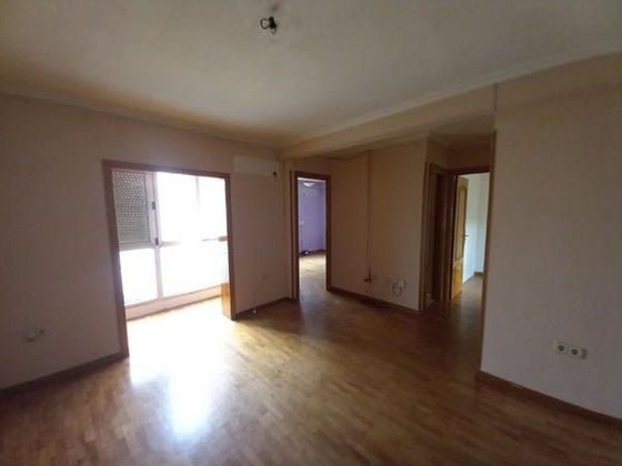 Foto 2 de Venta de piso en calle Santa Balbina de 3 habitaciones y 80 m²