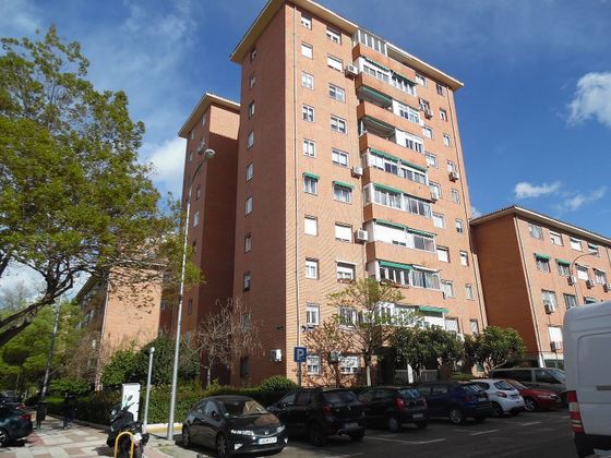 Foto 1 de Pis en venda a calle Del Canal del Bósforo de 3 habitacions amb calefacció i ascensor