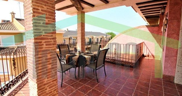 Foto 2 de Casa en venda a Daya Nueva de 5 habitacions amb terrassa i aire acondicionat