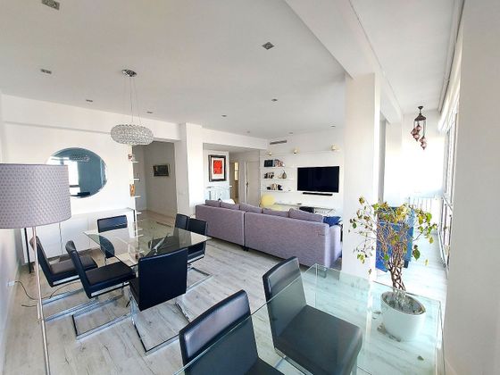 Foto 2 de Alquiler de piso en Castilla de 3 habitaciones con muebles y aire acondicionado