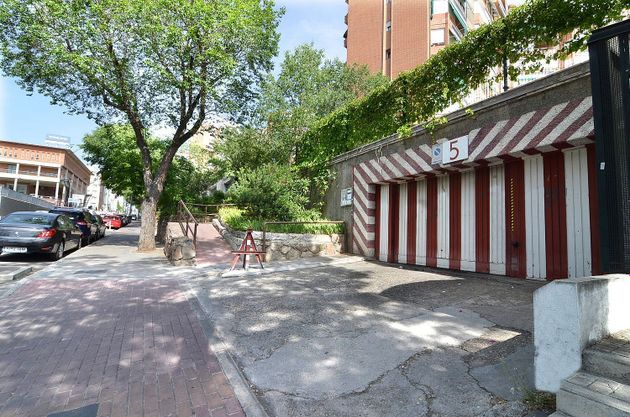 Foto 1 de Alquiler de garaje en avenida De Manoteras de 16 m²