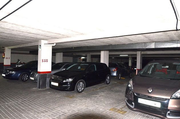 Foto 2 de Alquiler de garaje en avenida De Manoteras de 16 m²