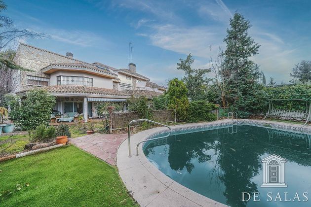 Foto 2 de Casa en venda a Mirasierra de 6 habitacions amb terrassa i piscina