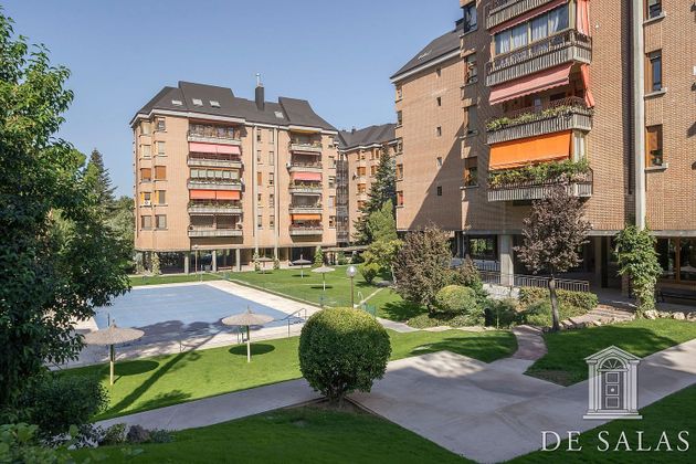 Foto 1 de Piso en venta en Peñagrande de 5 habitaciones con terraza y piscina