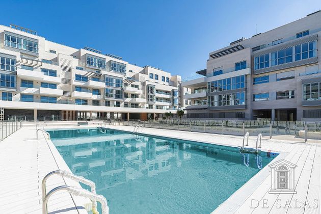 Foto 1 de Àtic en venda a Mirasierra de 5 habitacions amb terrassa i piscina
