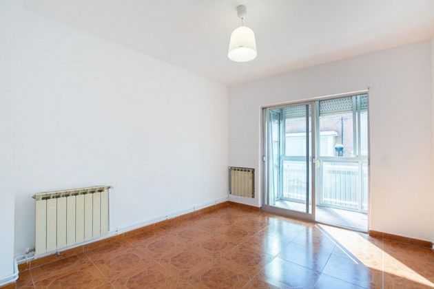 Foto 1 de Piso en alquiler en Lucero de 3 habitaciones con terraza y calefacción