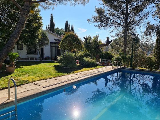 Foto 1 de Xalet en venda a El Bosque de 7 habitacions amb terrassa i piscina