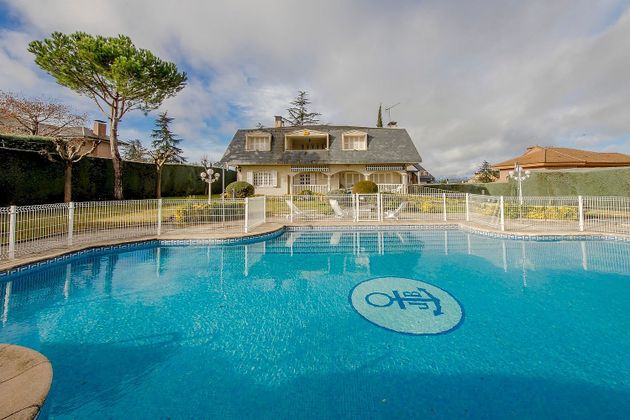 Foto 1 de Xalet en venda a El Castillo Campodón de 7 habitacions amb terrassa i piscina