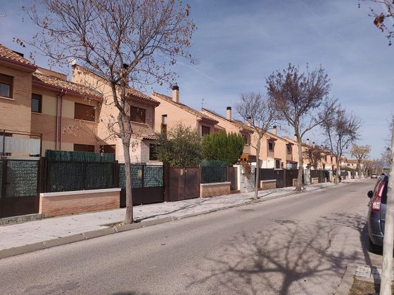 Foto 1 de Casa en venta en El Pinar - La Dehesa - Resto de Navalcarnero de 5 habitaciones con terraza y piscina