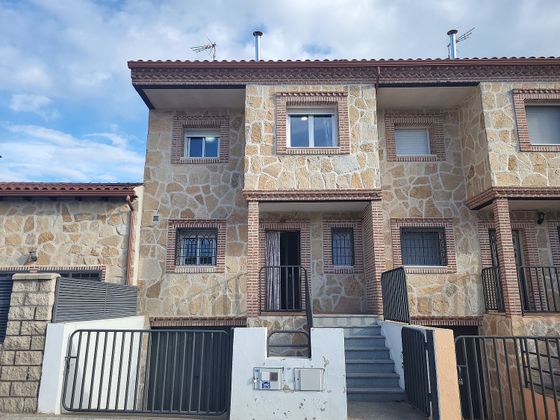 Foto 1 de Casa en venda a calle Tejar de 4 habitacions amb terrassa i piscina