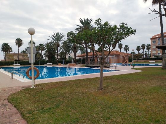 Foto 2 de Piso en venta en El Grao de 3 habitaciones con terraza y piscina