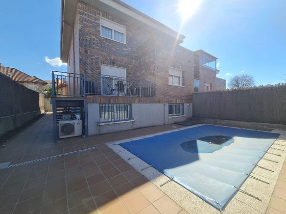 Foto 2 de Casa en venda a Casco Urbano de 6 habitacions amb terrassa i piscina